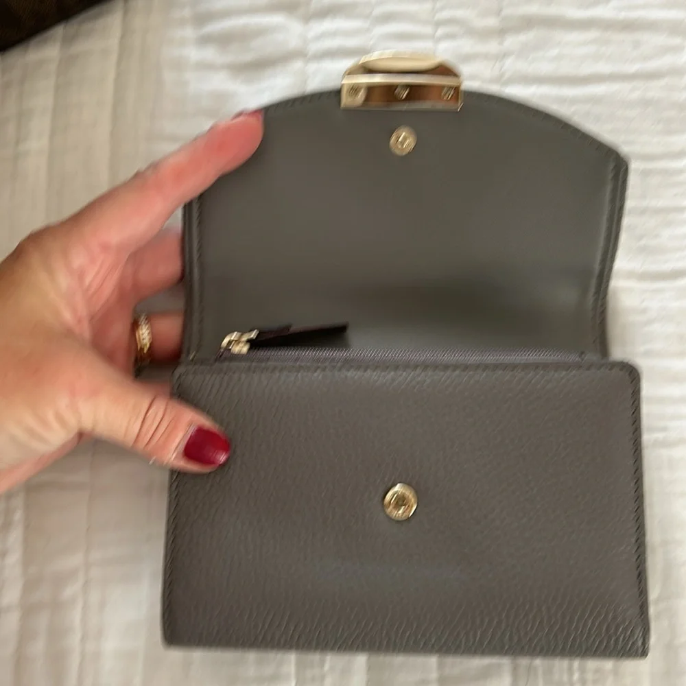 Kate Spade medium wallet. - Picture 2 of 4